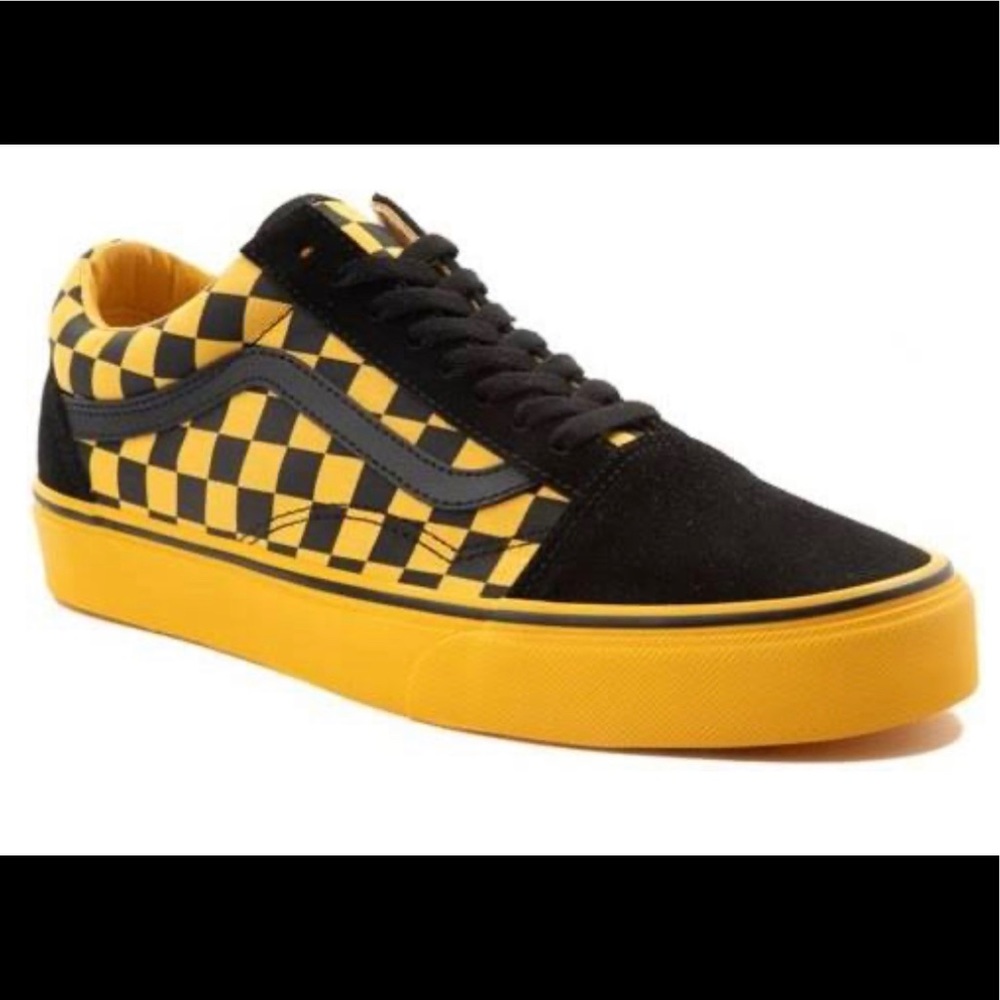 Vans. Women’s 7 Men’s 5.5
